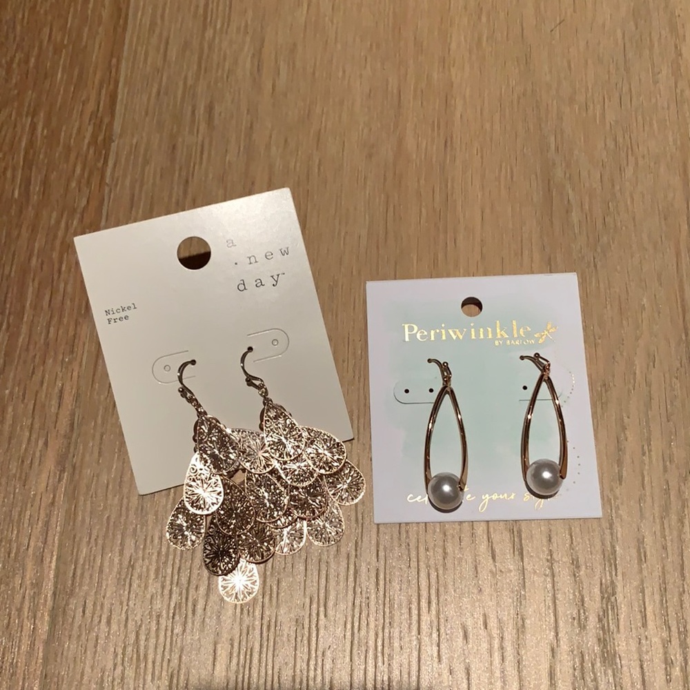 2 sets dangle earrings gold